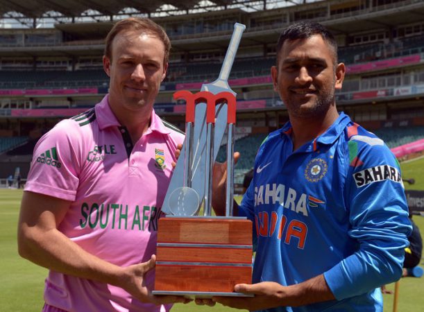 dhoni with the trophy