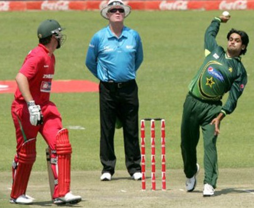 Mohammad Hafees bowling action