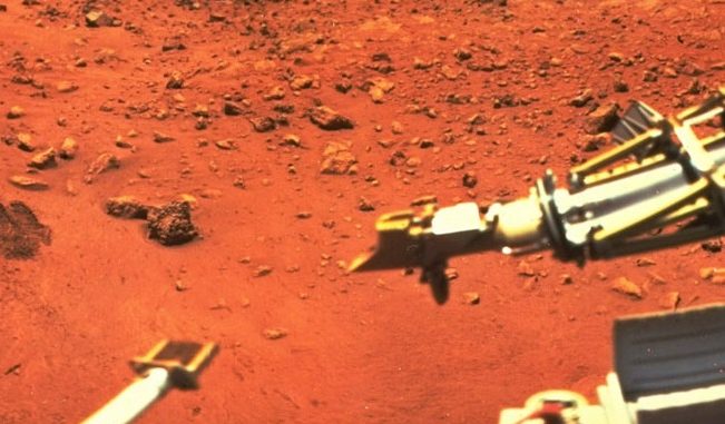 Is that an 'Alien-coffin' or stone on the Martian surface?
