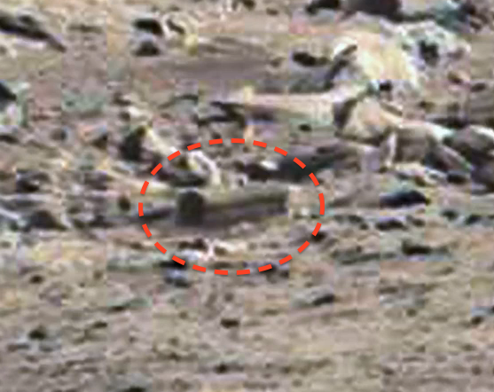 Is that an 'Alien coffin' or stone on the Martian surface