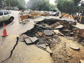 Bad roads in Delhi reason for severe back problem - Doctors
