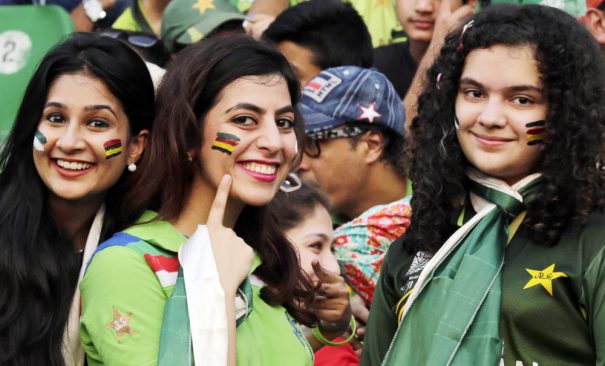 pakistan female cricket fans