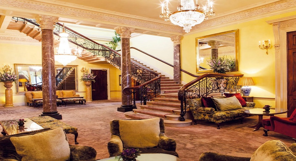 Ambanis  300-Acre UK Home stoke park