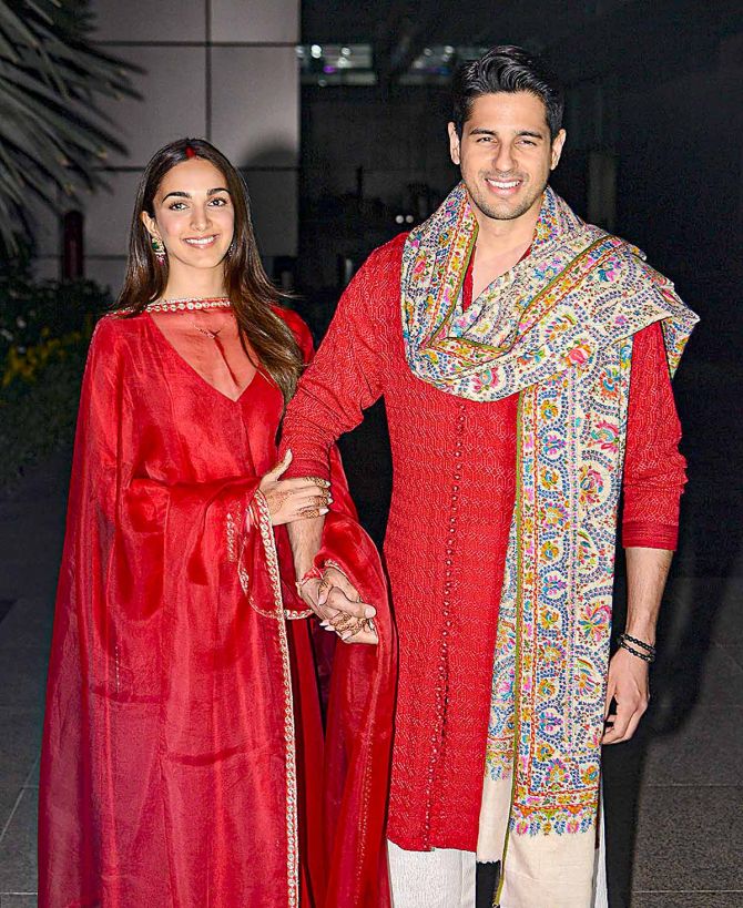 Newlyweds Kiara Advani-Sidharth Malhotra First Public Appearance  
