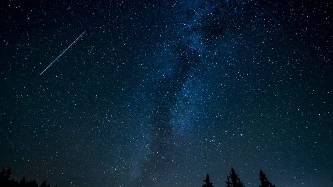 How ALE is creating artificial meteor showers with small satellites