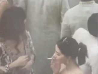 Ananya Pandey caught smoking, video and photos go viral, fans react