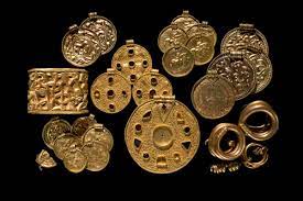 800-year-old   gold earrings