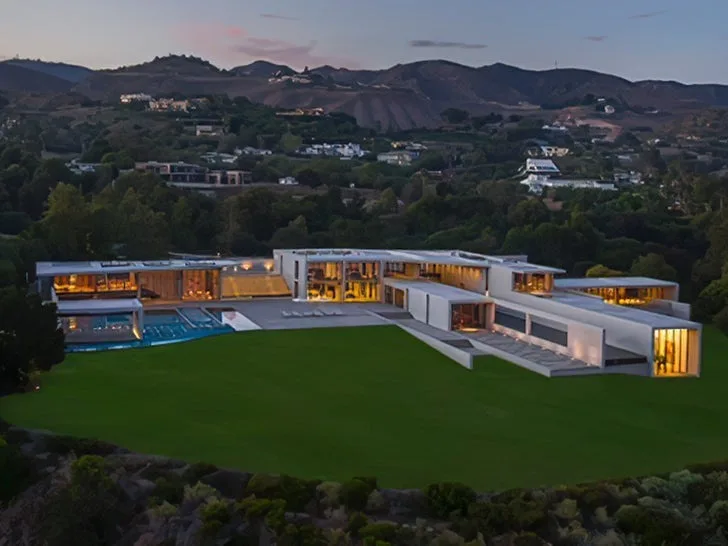ay-Z and Beyoncé Purchase the Most Expensive Home in California for $200M