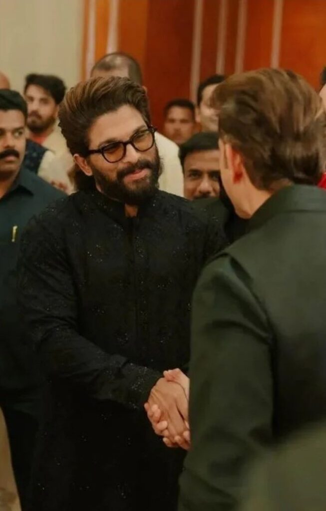 Aamir Khan, Allu Arjun and Hrithik Roshan meet at Madhu Mantena's reception, fans go crazys