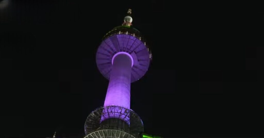 <blockquote class="twitter-tweet"><p lang="en" dir="ltr">Seoul in purple for <a href="https://twitter.com/BTS_twt?ref_src=twsrc%5Etfw">@BTS_twt</a>'s 10th anniversary 💜🇰🇷 <a href="https://t.co/ZTUz48p510">pic.twitter.com/ZTUz48p510</a></p>— BTS Charts & Translations (@charts_k) <a href="https://twitter.com/charts_k/status/1668264294931210247?ref_src=twsrc%5Etfw">June 12, 2023</a></blockquote> <script async data-src="https://platform.twitter.com/widgets.js" charset="utf-8"></script>