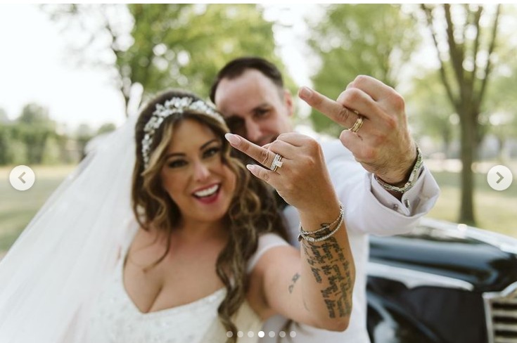 Eminem's Daughter Alaina Marie Scott Gets Married, Sister Hailie Jade Serves as Maid of Honor Eminem's daughter, Alaina Marie Scott, tied the knot over the weekend in a small ceremony in Detroit. Scott, 25, shared photos from the wedding on her Instagram page, showing off her custom wedding dress and her new husband, Matt Moceri. "11/11/22," Scott captioned the post. "I got married to the love of my life. I am so happy." Scott's sister, Hailie Jade Mathers, served as her maid of honor. Mathers, 26, also shared photos from the wedding on her Instagram page, writing, "My big sis is MARRIED!!! I'm so happy for her and Matt! They're perfect for each other." Scott and Moceri have been dating for several years. They met while working at a car dealership in Detroit. Moceri proposed to Scott in February 2022. The couple's wedding was a small, intimate affair. Only close friends and family were in attendance. Scott and Moceri exchanged vows in a ceremony at the Little Caesars Arena in Detroit. After the ceremony, the couple and their guests celebrated at a reception at the Motown Museum in Detroit. The reception was themed after the Motown era, and guests were encouraged to dress in 1960s attire. Scott and Moceri's wedding was a joyous occasion for the couple and their loved ones. The couple is now happily married, and they are looking forward to starting their lives together. Quotes: "11/11/22," Scott captioned the post. "I got married to the love of my life. I am so happy." "My big sis is MARRIED!!! I'm so happy for her and Matt! They're perfect for each other." "The couple's wedding was a small, intimate affair. Only close friends and family were in attendance." "The reception was themed after the Motown era, and guests were encouraged to dress in 1960s attire." "Scott and Moceri's wedding was a joyous occasion for the couple and their loved ones. The couple is now happily married, and they are looking forward to starting their lives together."