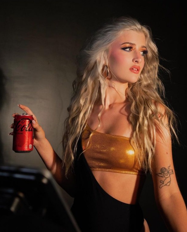 Sami Sheen defends her OnlyFans job: "I'm not hurting anyone"