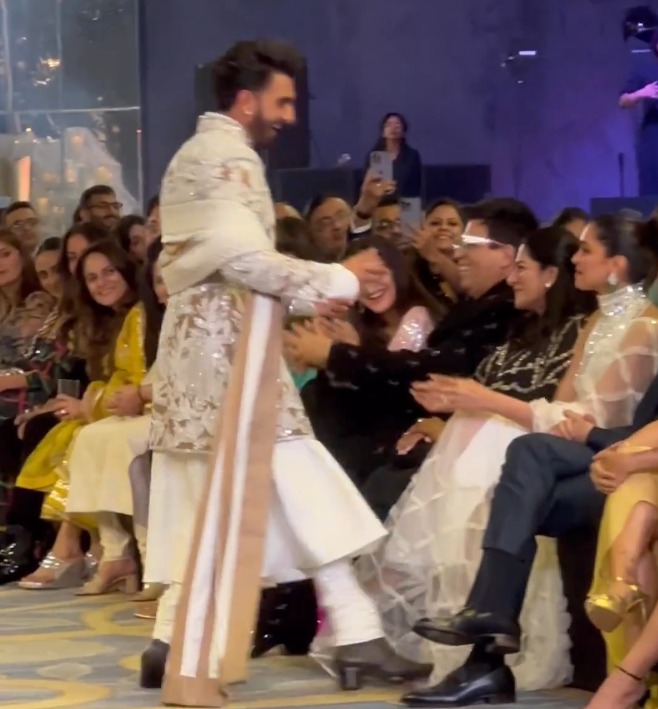 Ranveer Singh Kisses Deepika Padukone at Manish Malhotra Show, Video Goes Viral