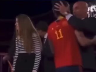 Luis Rubiales kisses Jenni Hermoso after Spain’s victory in World Cup final
