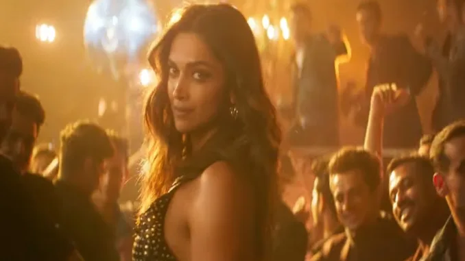 Watch: Deepika & Hrithik Set the Floor Ablaze in 'Sher Khul Gaye' Song