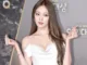Lee Sung Kyung's white dress at the 2023 SBS Drama AwardsLee Sung Kyung's white dress at the 2023 SBS Drama Awards