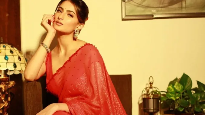 Palak Tiwari's red saree look for Christmas 2023 is breathtaking