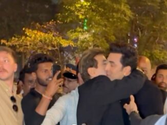 Unexpected Gratitude: Jeetendra's Kiss to Ranbir for Crowd Assistance