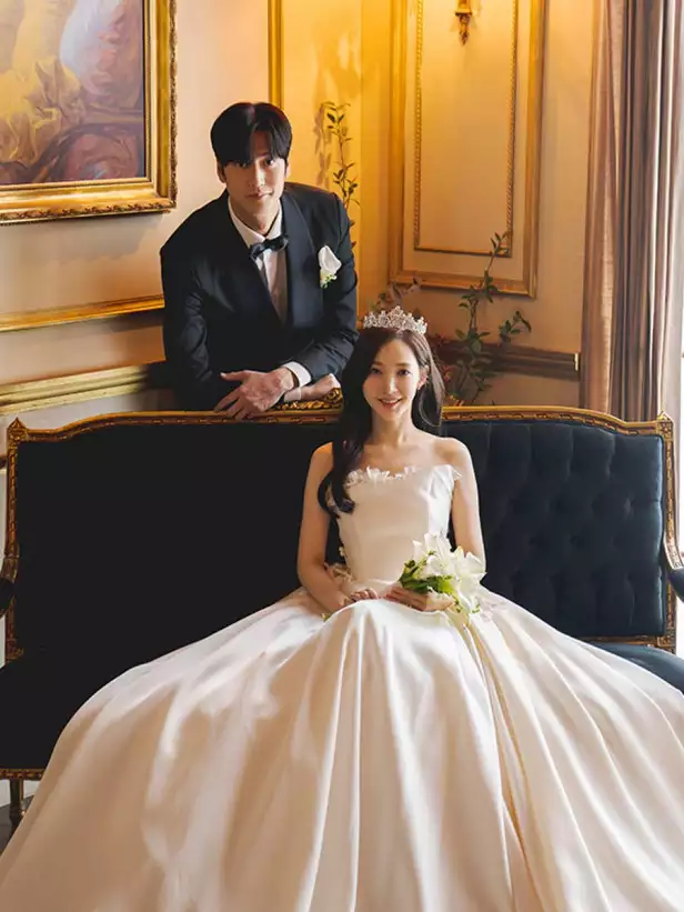 Park Min-young and Na In-woo's  