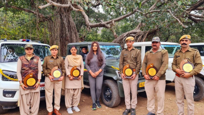 Photo: Priya Agarwal Hebbar (Anchor, TACO, Chairperson, Hindustan Zinc Ltd and Non-Executive Director, Vedanta Ltd) with forest official awardees