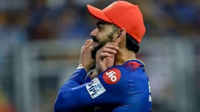 Virat's Priceless Reaction to 'Kohli Ko Bowling Do' Chants Sparks Laughter in MI vs RCB IPL 2024 Battle
