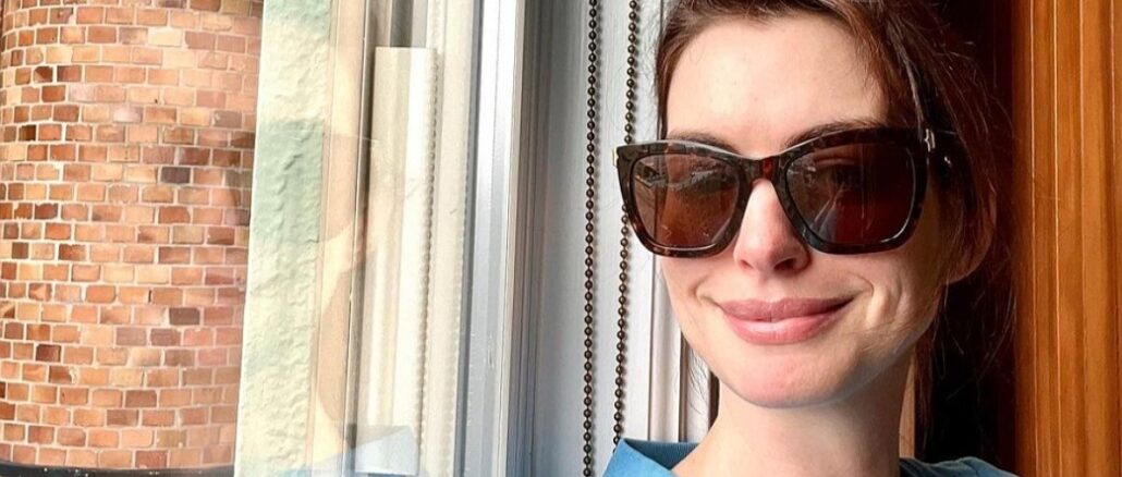 Anne Hathaway's Candid Confession: 10 Actors, Fake Emotions, and a Disgusting Casting