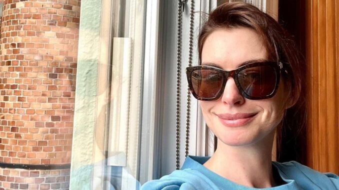 Anne Hathaway's Candid Confession: 10 Actors, Fake Emotions, and a Disgusting Casting
