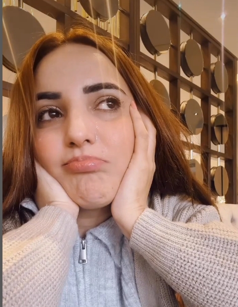 Pakistan actress Hareem Shah' leaked pic