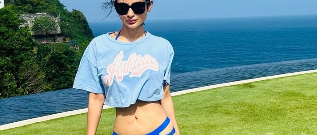 Mouni Roy's Blue Bikini Photos Are Breaking the Internet: Check Out the Viral pics
