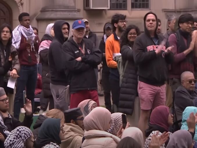 Muslim Pro-Palestinian Student Groups Sue Texas' Gov. Abbott Over Campus Speech Order
