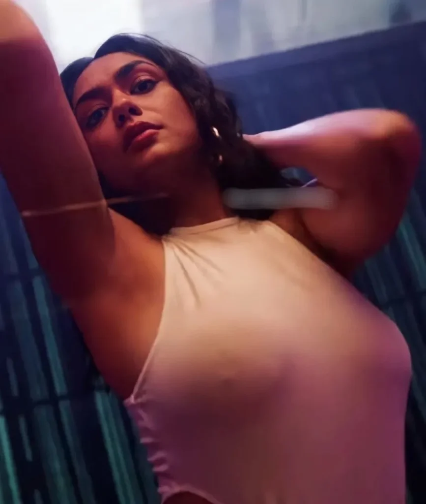 Mrunal Thakur's Effortless Style at Mumbai Restaurant!